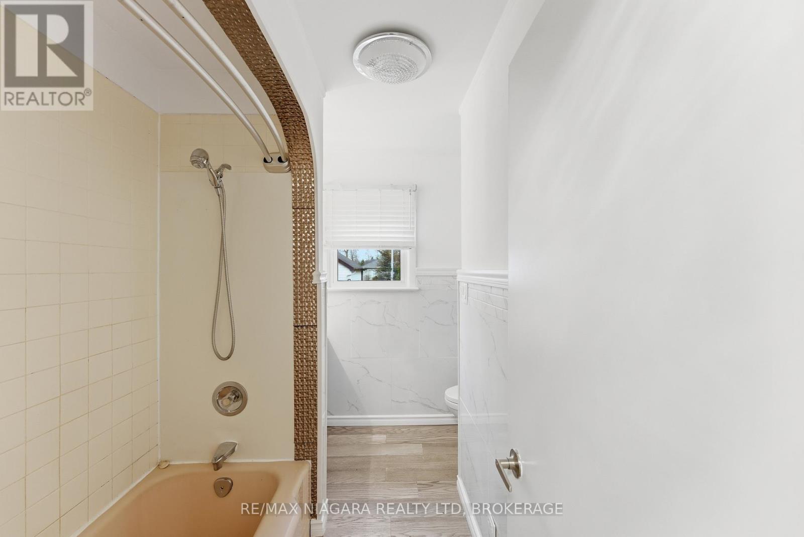 355 Bernard Avenue, Fort Erie, Ontario  L0S 1N0 - Photo 13 - X13066944