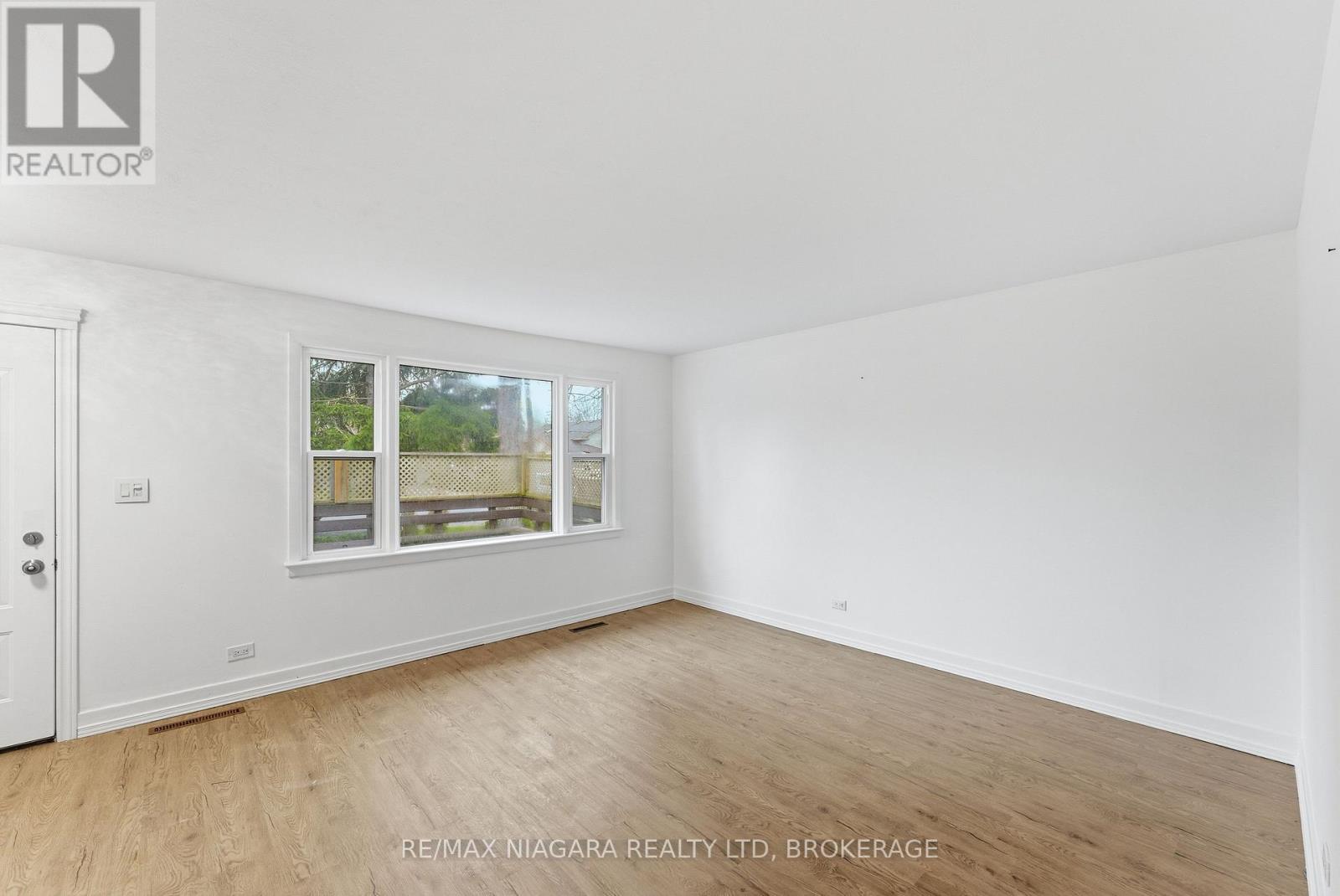 355 Bernard Avenue, Fort Erie, Ontario  L0S 1N0 - Photo 7 - X13066944