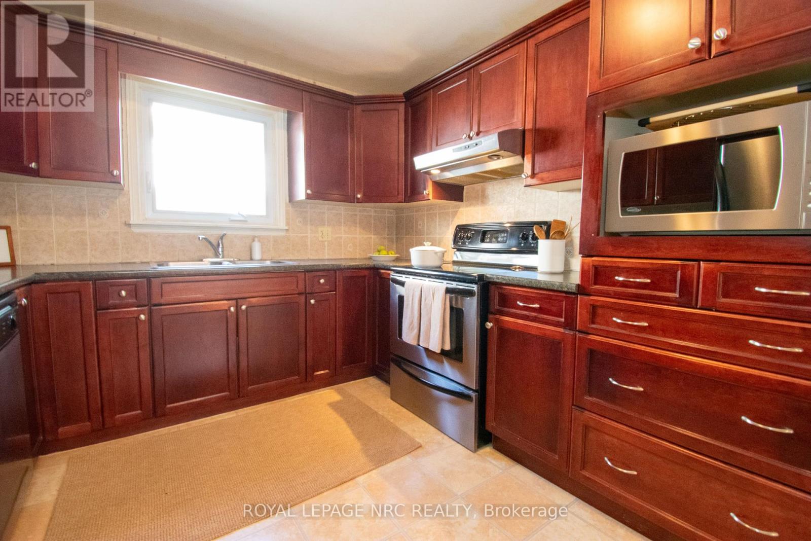 17 Christie Street W, St. Catharines, Ontario  L2N 5H2 - Photo 16 - X13067064