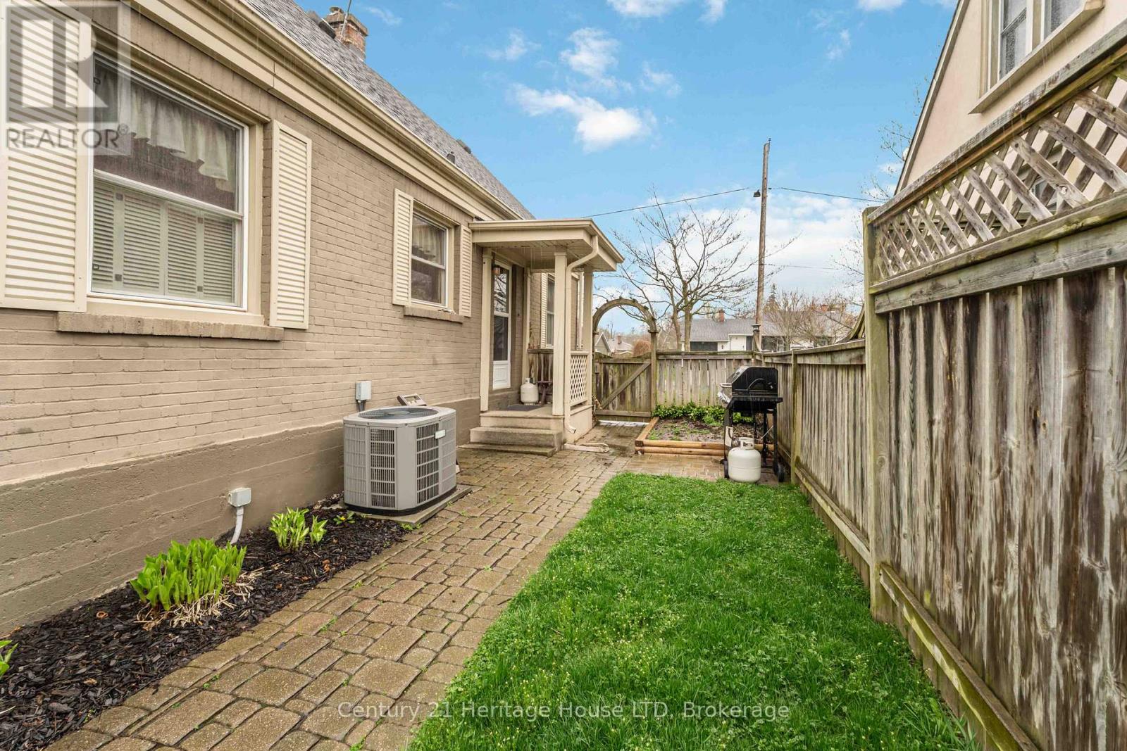 25 Glenview Avenue, Welland (Prince Charles), Ontario  L3C 4K2 - Photo 34 - X13067078