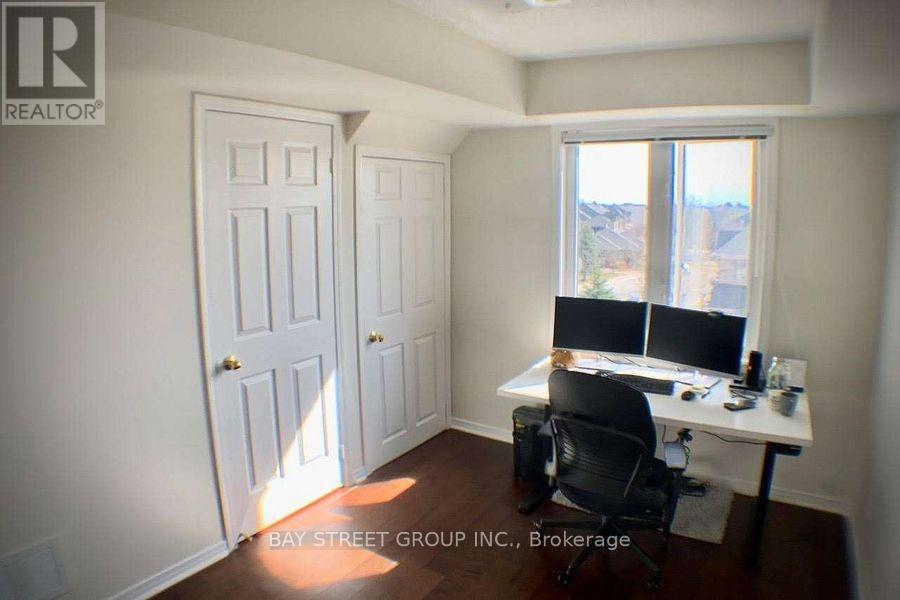 150 Louisbourg Way, Markham, Ontario  L6E 0C3 - Photo 5 - N13067056
