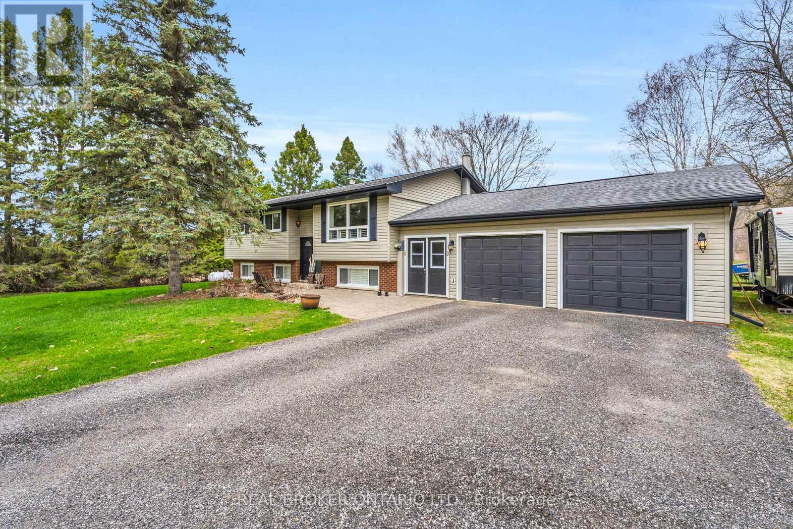 2477 Old Fort Road, Tay, Ontario  L4R 4K3 - Photo 2 - S12774792