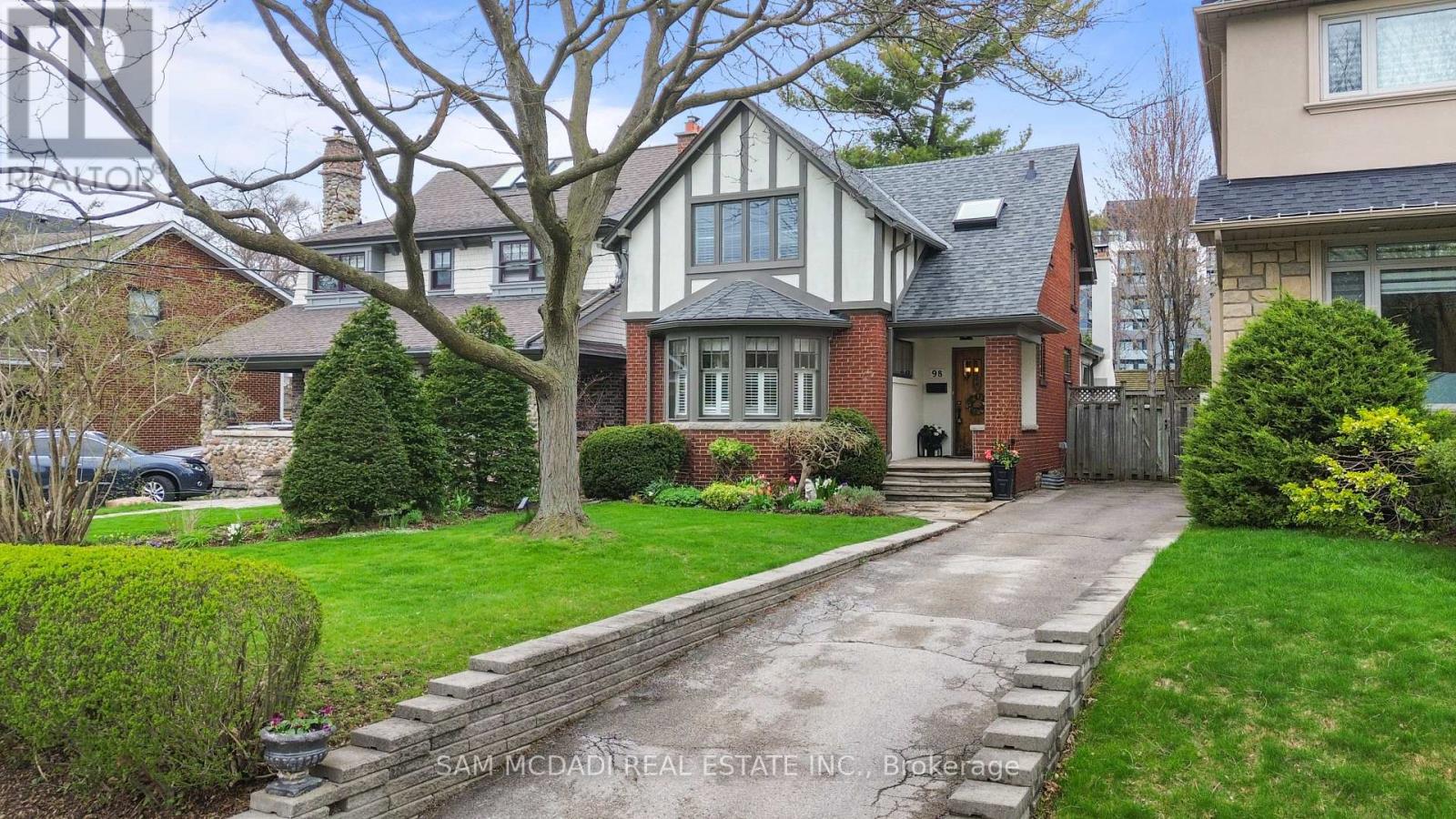 98 GOVERNMENT ROAD, Toronto, Ontario