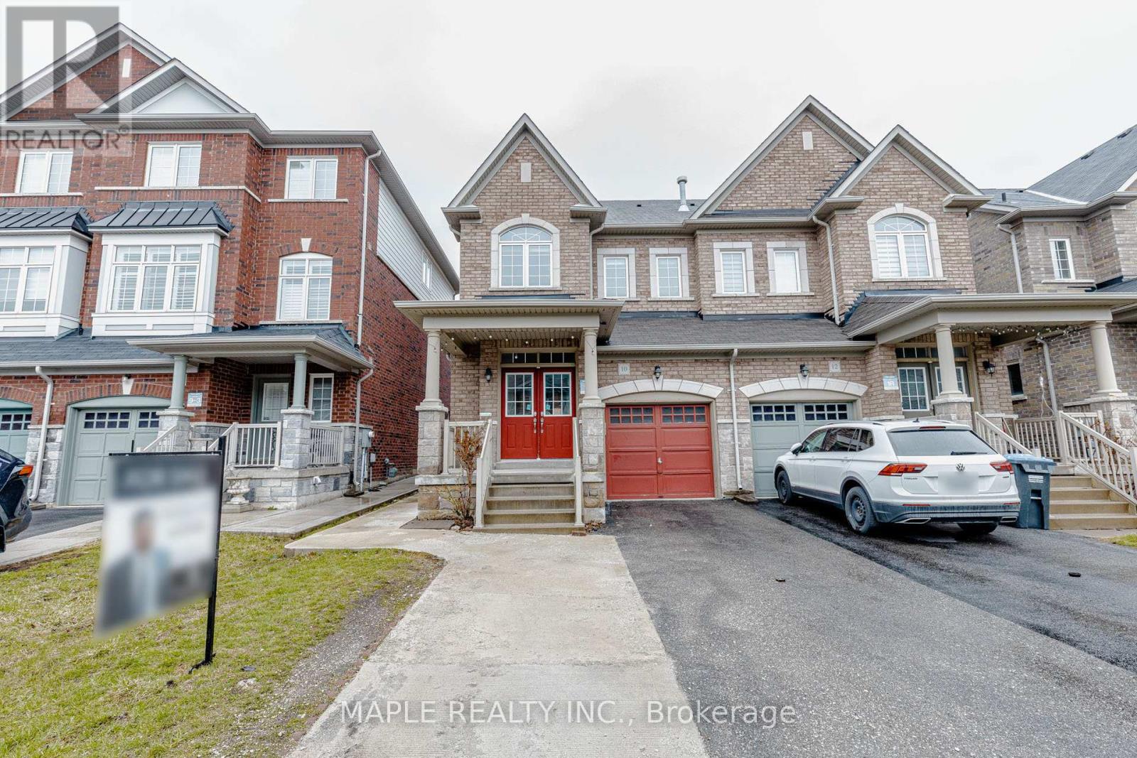 10 EASTLAKE ROAD, Brampton, Ontario