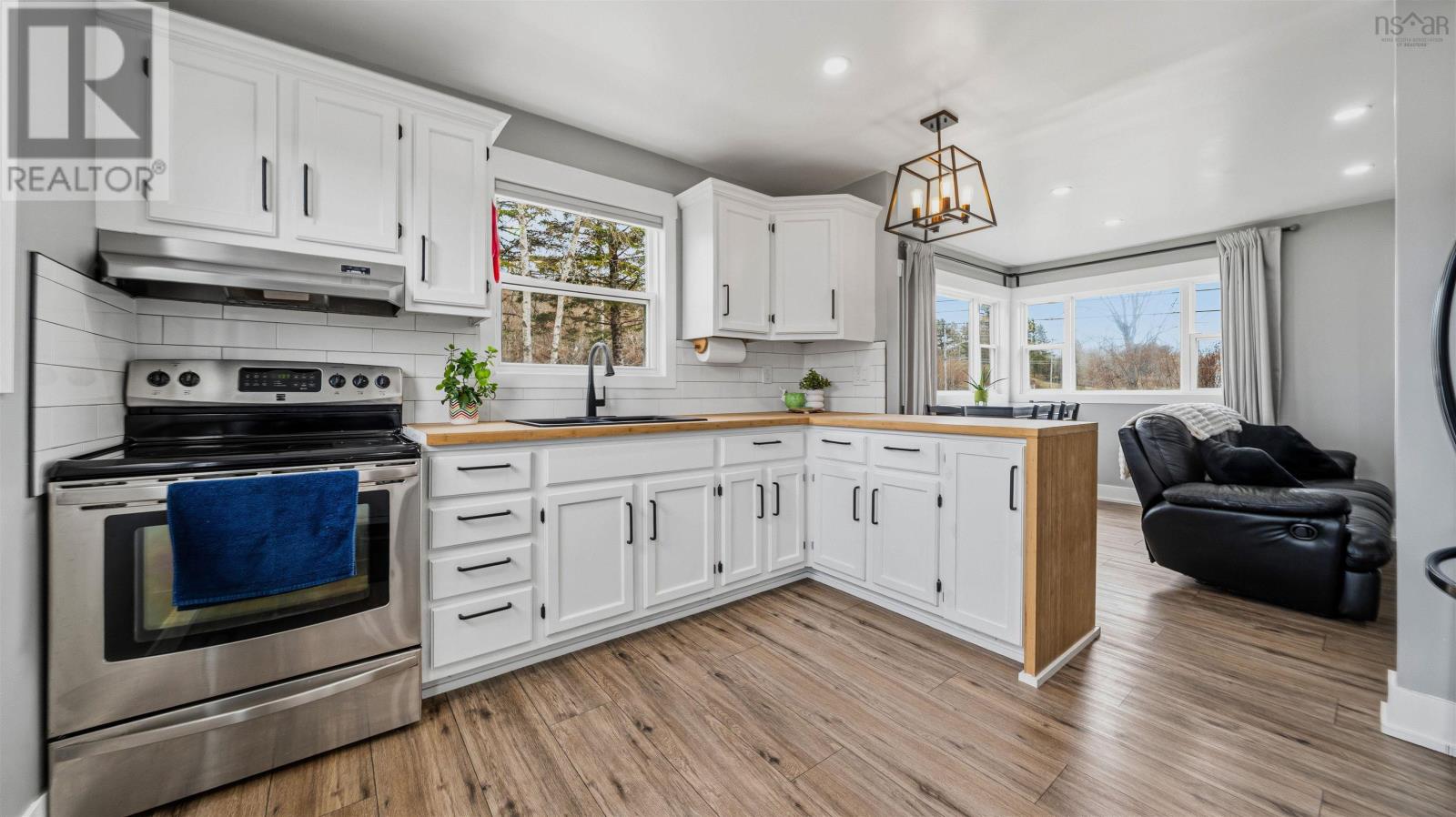 2694 Sackville Drive, Upper Sackville, Nova Scotia  B4E 3C3 - Photo 3 - 202609271