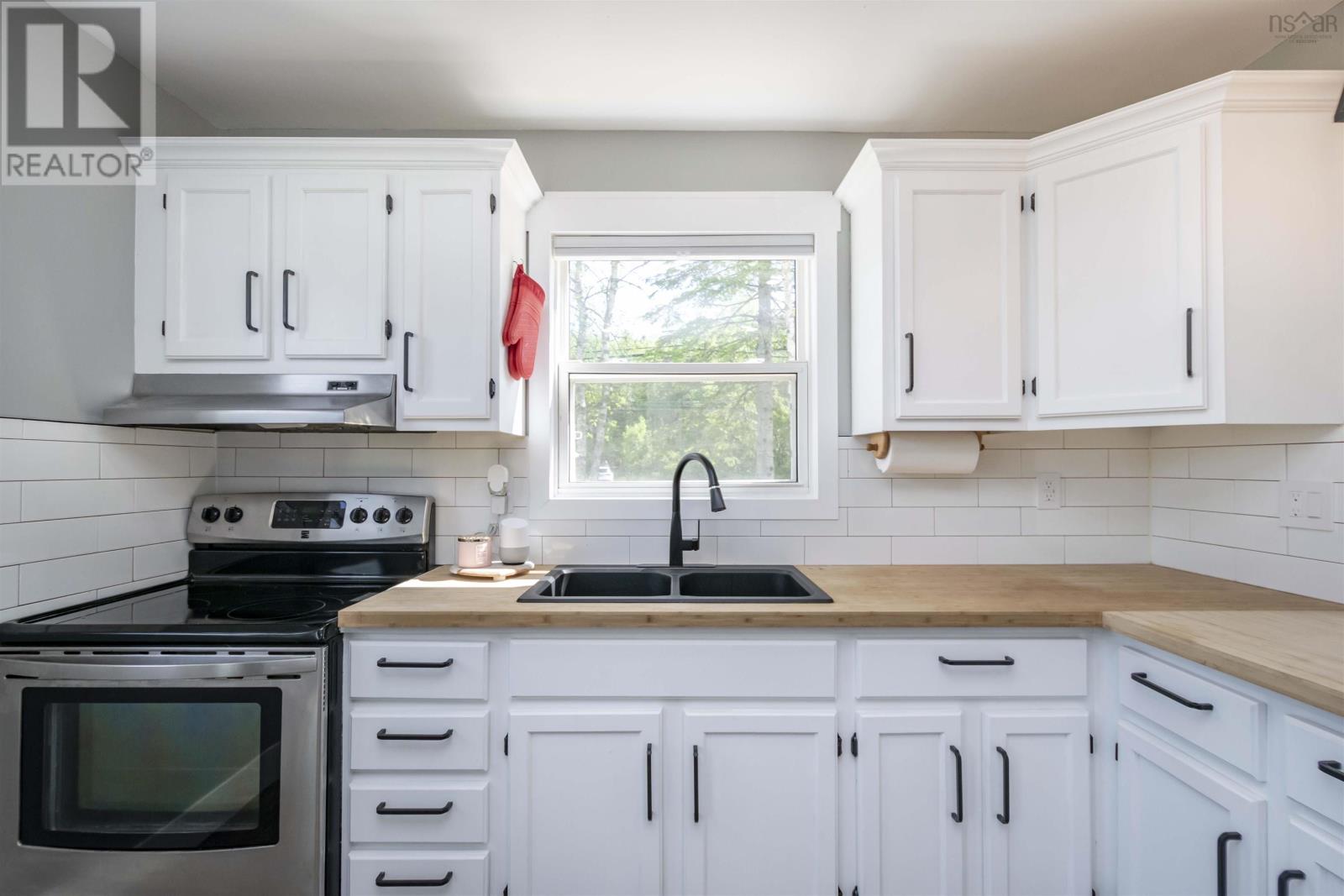 2694 Sackville Drive, Upper Sackville, Nova Scotia  B4E 3C3 - Photo 4 - 202609271