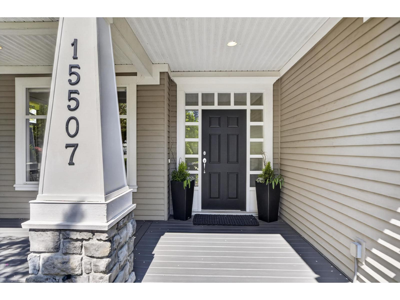15507 37a Avenue, Surrey, British Columbia  V3S 0H6 - Photo 2 - R3118198