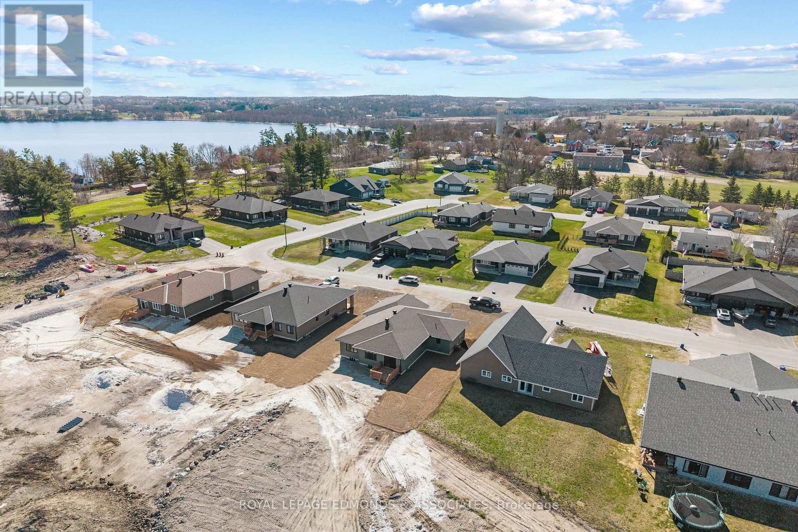22 Bamagillia Street, Whitewater Region, Ontario  K0J 1K0 - Photo 37 - X12697052