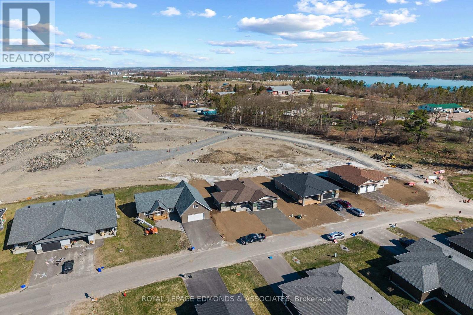 22 Bamagillia Street, Whitewater Region, Ontario  K0J 1K0 - Photo 5 - X12697052