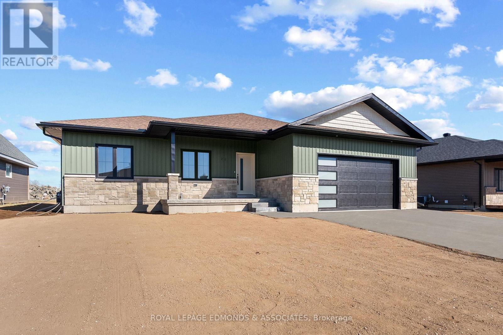 22 BAMAGILLIA STREET, Whitewater Region, Ontario