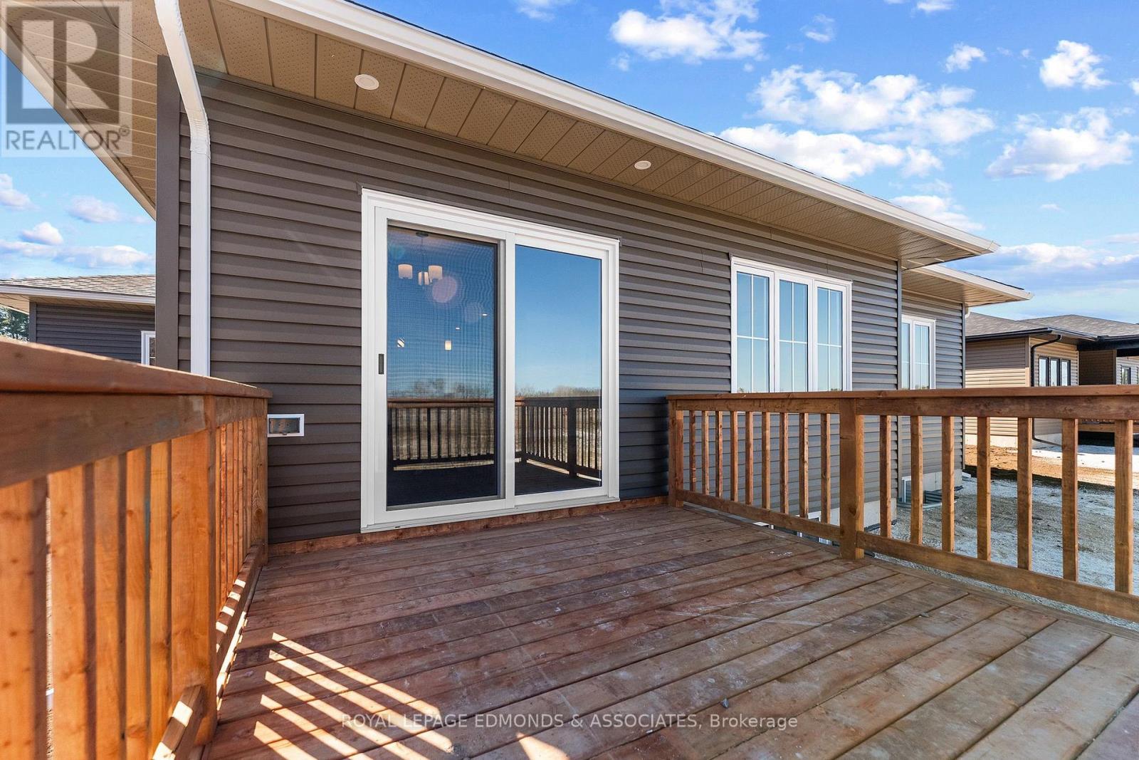 30 Bamagillia Street, Whitewater Region, Ontario  K0J 1K0 - Photo 35 - X12697116