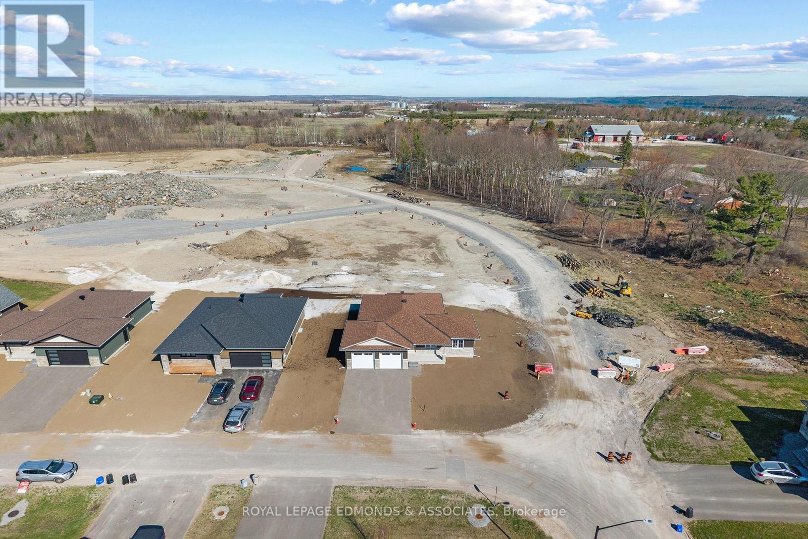 30 Bamagillia Street, Whitewater Region, Ontario  K0J 1K0 - Photo 4 - X12697116