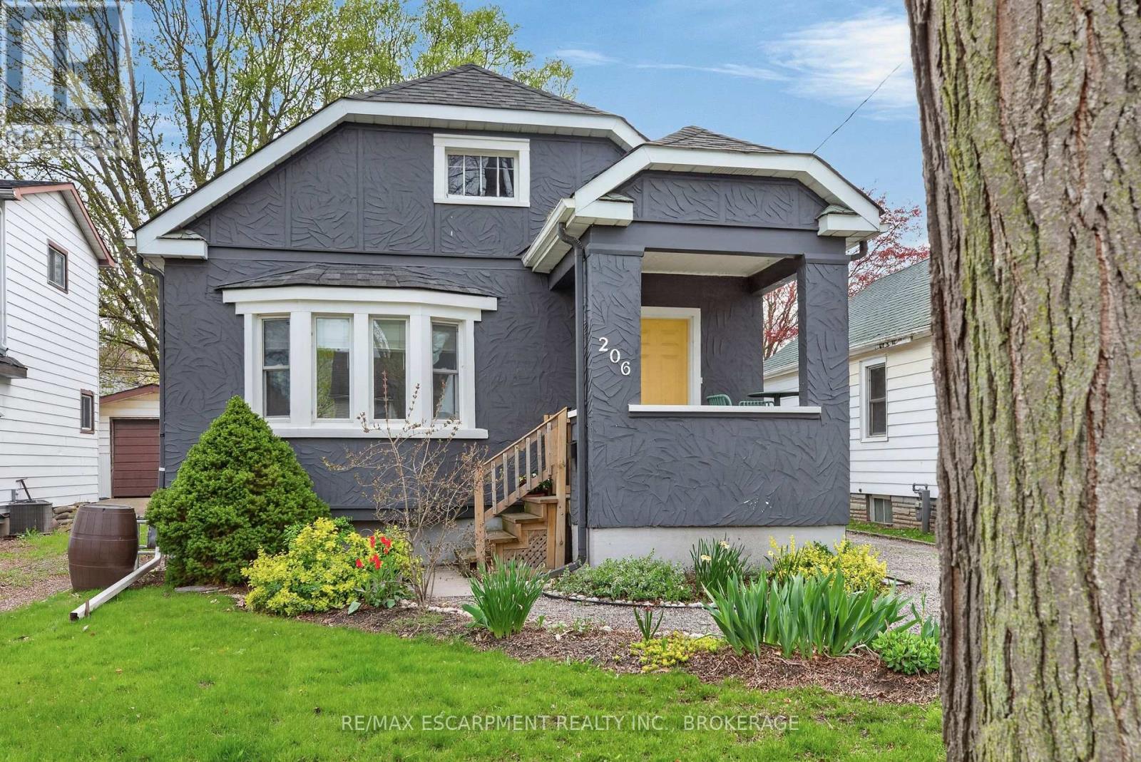 206 YORK STREET, St. Catharines, Ontario