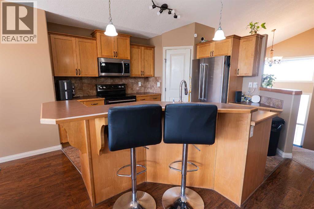 10457 Royal Oaks Drive, Grande Prairie, Alberta  T8V 8L5 - Photo 7 - A2305973