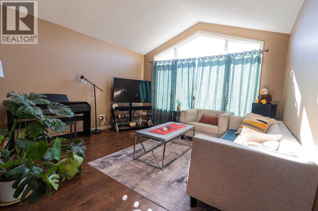 10457 Royal Oaks Drive, Grande Prairie, Alberta  T8V 8L5 - Photo 8 - A2305973