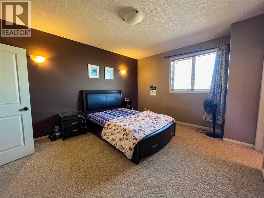 10457 Royal Oaks Drive, Grande Prairie, Alberta  T8V 8L5 - Photo 10 - A2305973