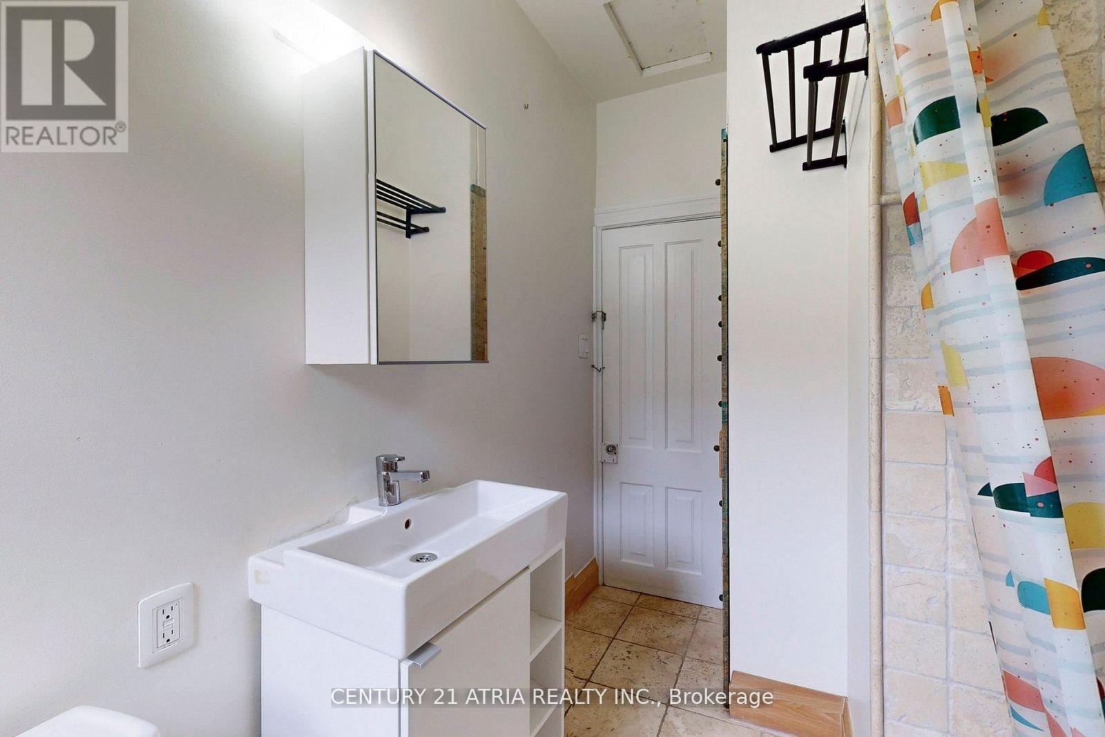 498 Manning Avenue, Toronto, Ontario  M6G 2V7 - Photo 23 - C13067172