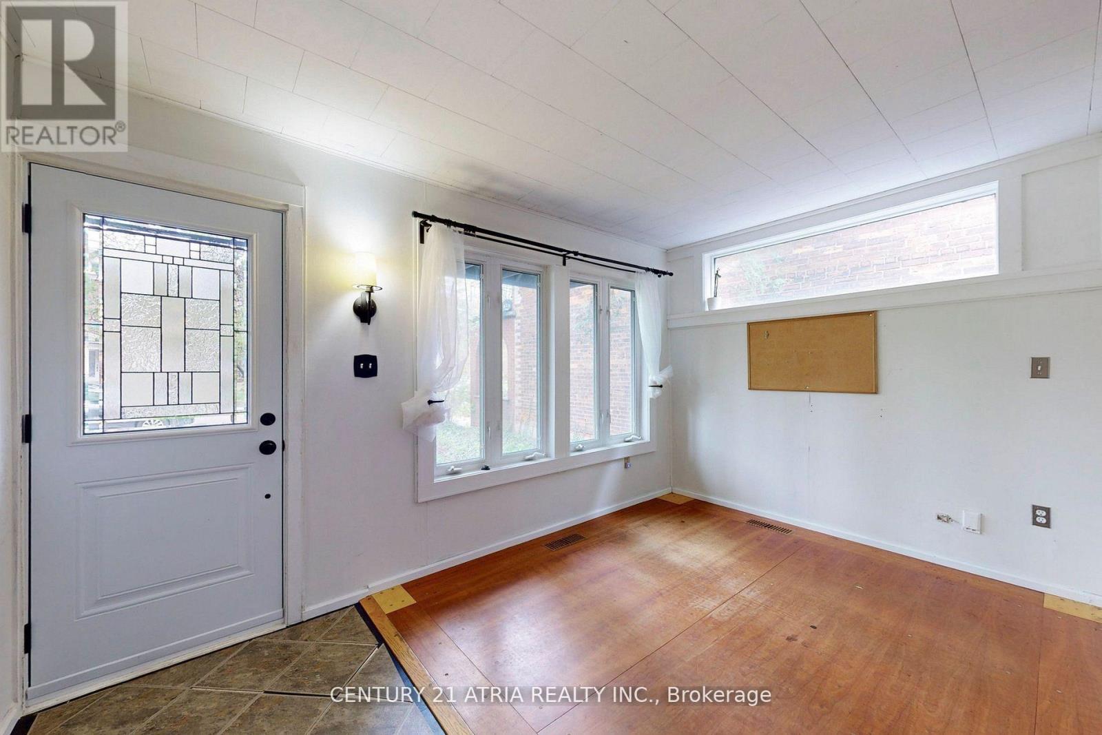 498 Manning Avenue, Toronto, Ontario  M6G 2V7 - Photo 3 - C13067172