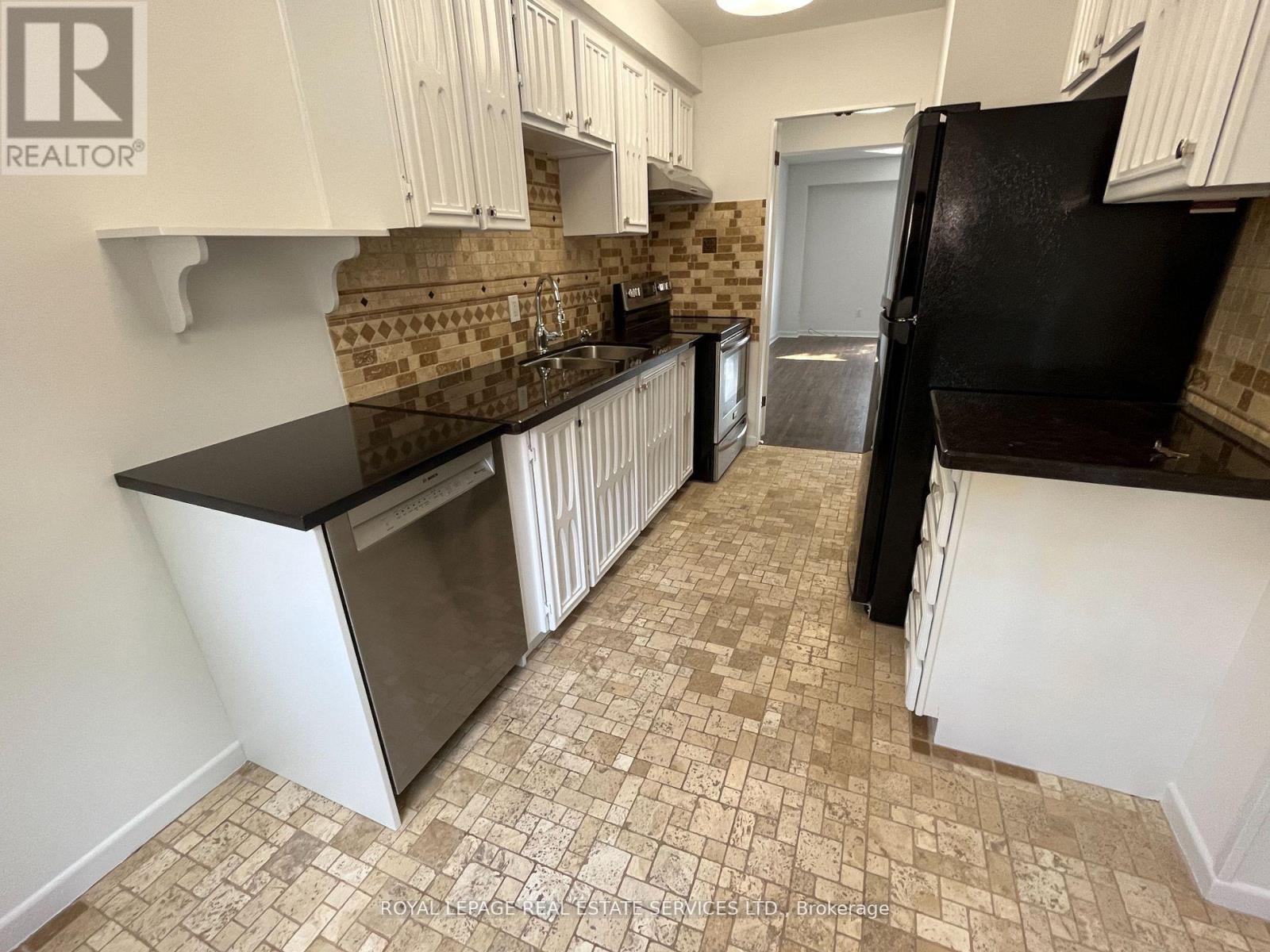 10 Yetta Shepway, Toronto, Ontario  M2Z 1X9 - Photo 3 - C13067202
