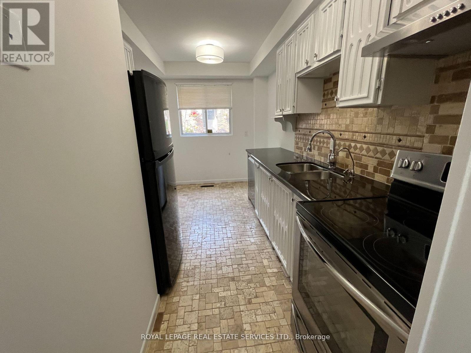 10 Yetta Shepway, Toronto, Ontario  M2Z 1X9 - Photo 4 - C13067202