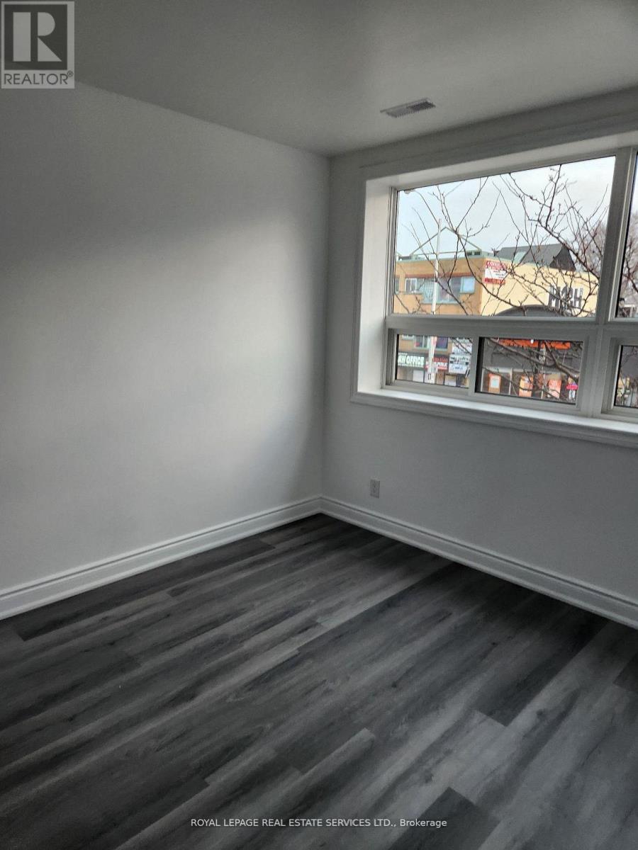201 - 2820 Danforth Avenue, Toronto, Ontario  M4C 1M1 - Photo 2 - E13067178