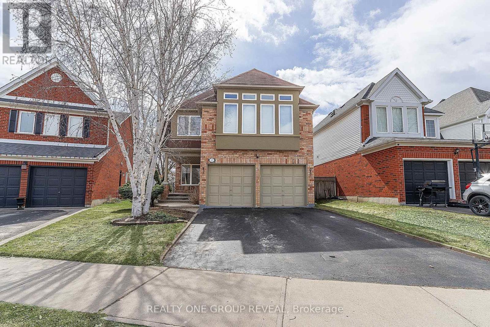 37 WETHERBURN DRIVE, Whitby, Ontario