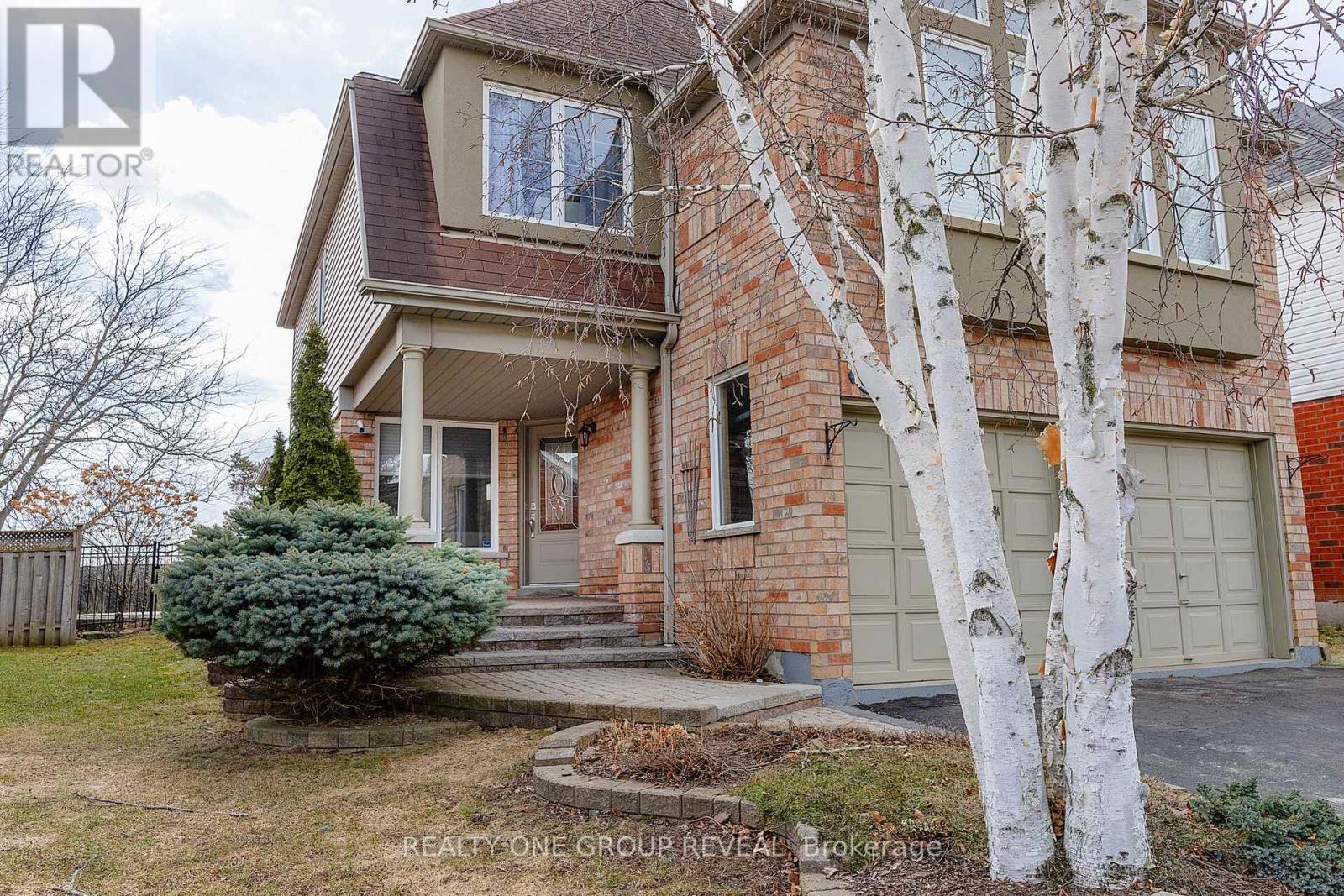 37 Wetherburn Drive, Whitby, Ontario  L1P 1M7 - Photo 2 - E13067186