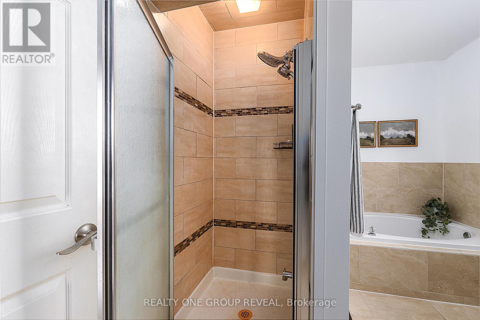 37 Wetherburn Drive, Whitby, Ontario  L1P 1M7 - Photo 27 - E13067186
