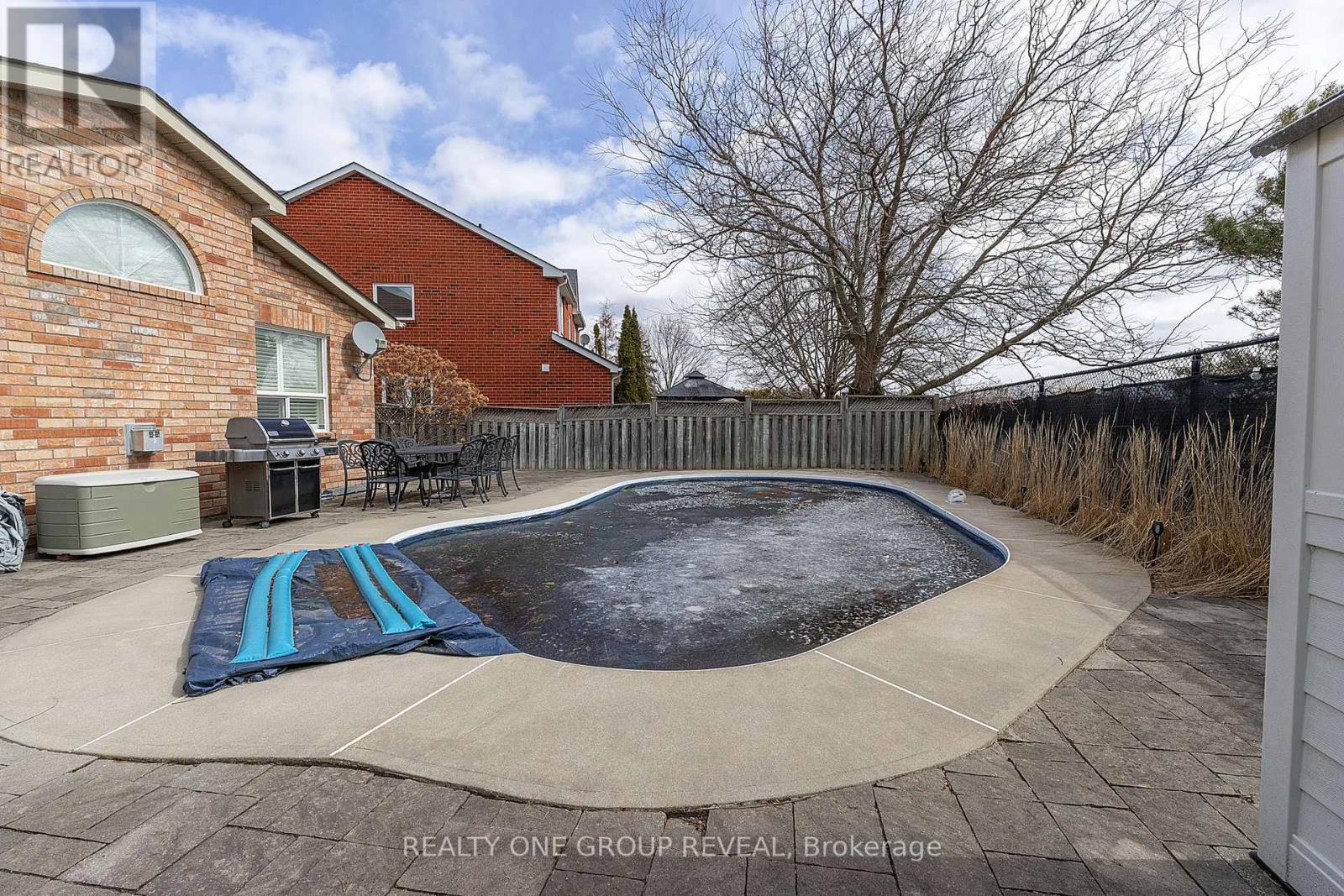 37 Wetherburn Drive, Whitby, Ontario  L1P 1M7 - Photo 38 - E13067186