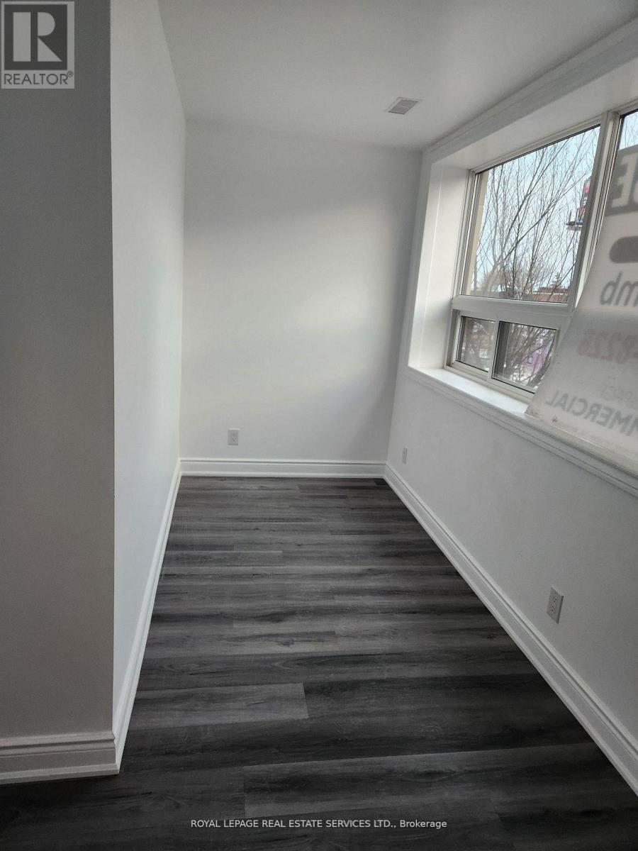 210 - 2820 Danforth Avenue, Toronto, Ontario  M4C 1M1 - Photo 8 - E13067190