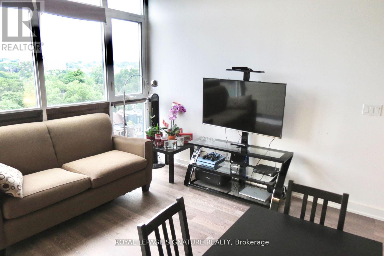 923 - 1190 Dundas Street E, Toronto, Ontario  M4M 0C5 - Photo 4 - E13067268