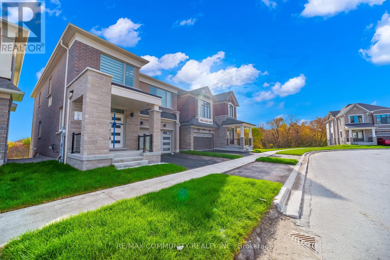 3328 Marchington Square, Pickering, Ontario  L1X 0T1 - Photo 3 - E13067364