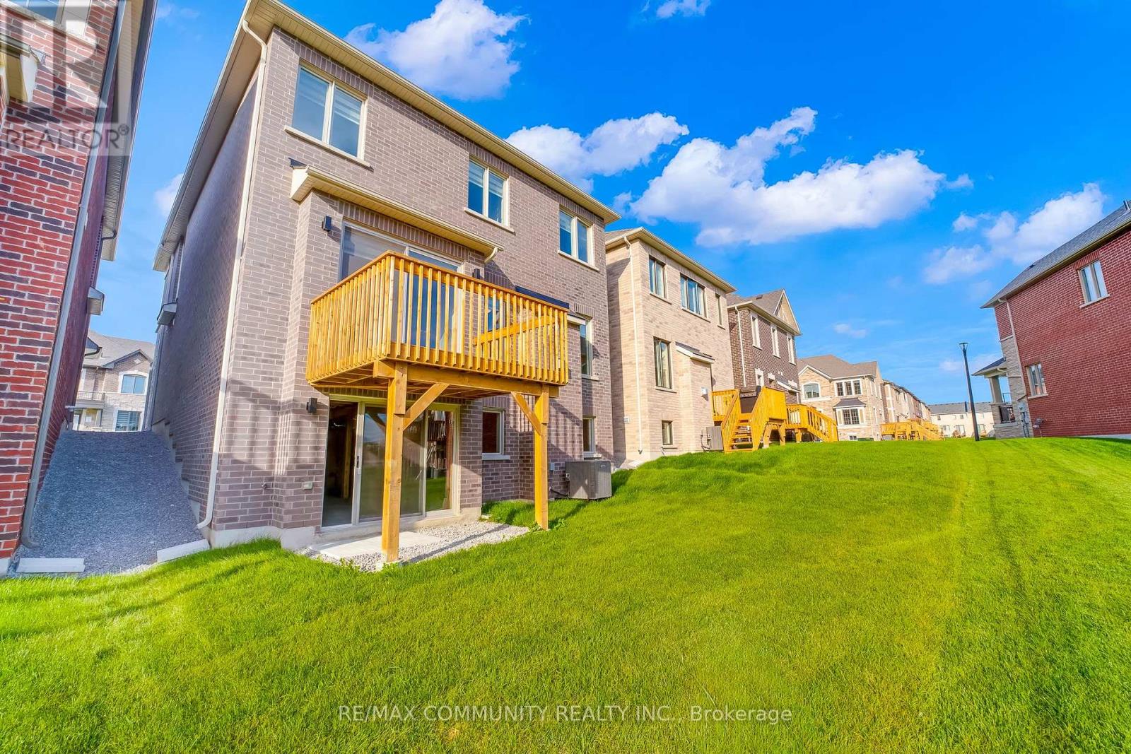 3328 Marchington Square, Pickering, Ontario  L1X 0T1 - Photo 36 - E13067364