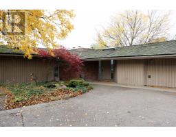 11 CHAMPLAIN CRESCENT, King, Ontario