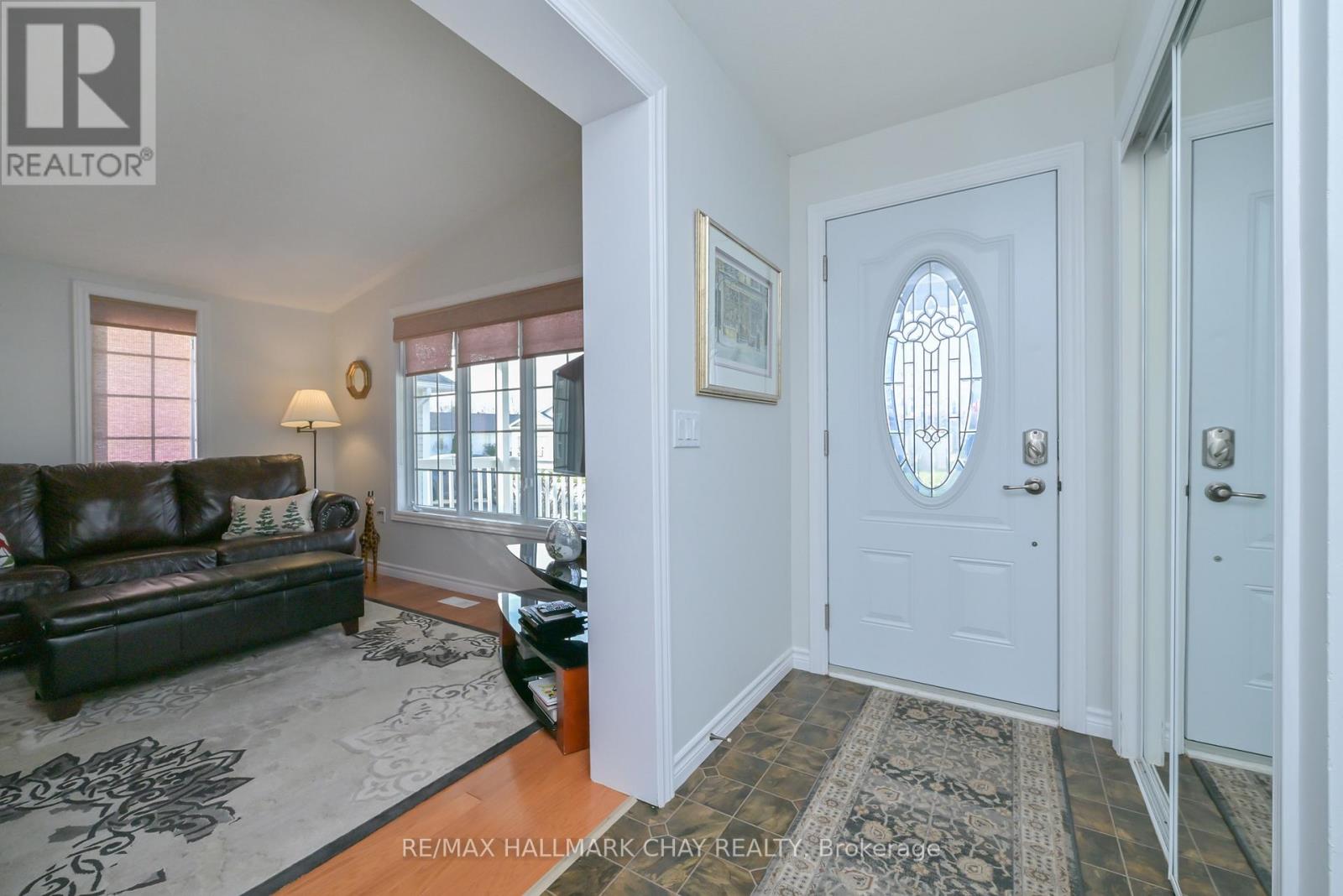 38 Kentucky Avenue, Wasaga Beach, Ontario  L9Z 3A8 - Photo 5 - S13067148