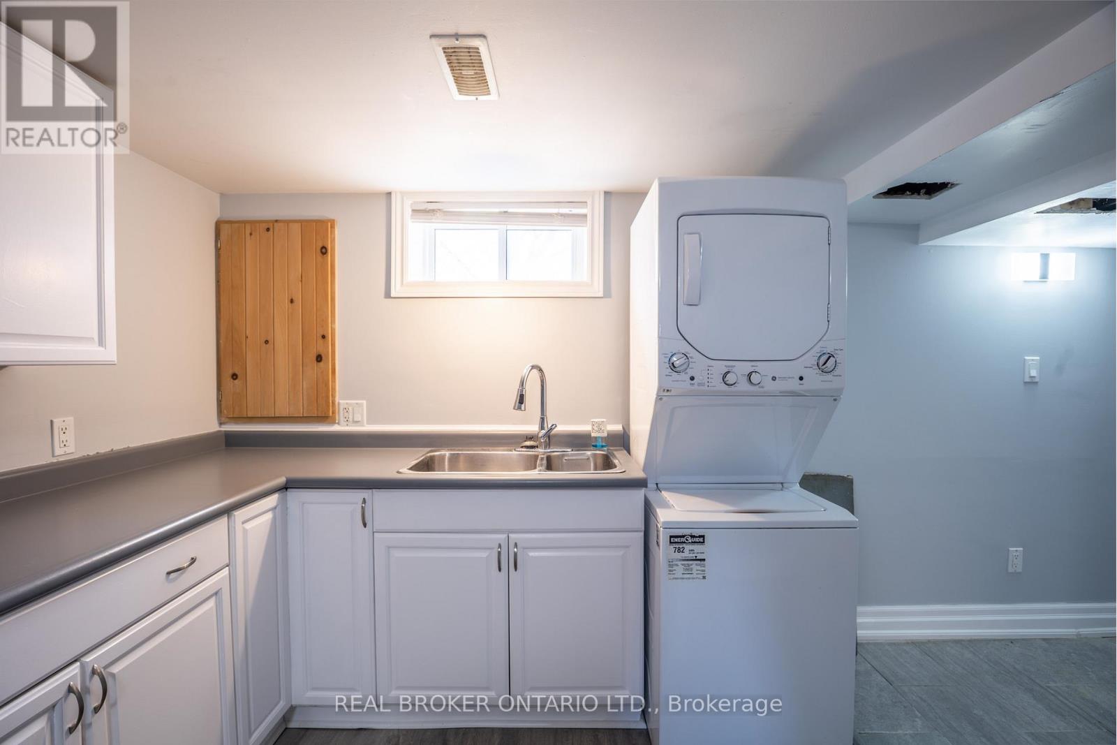 3 - 32 Grove Street W, Barrie (Queen's Park), Ontario  L4N 1M7 - Photo 3 - S13067378