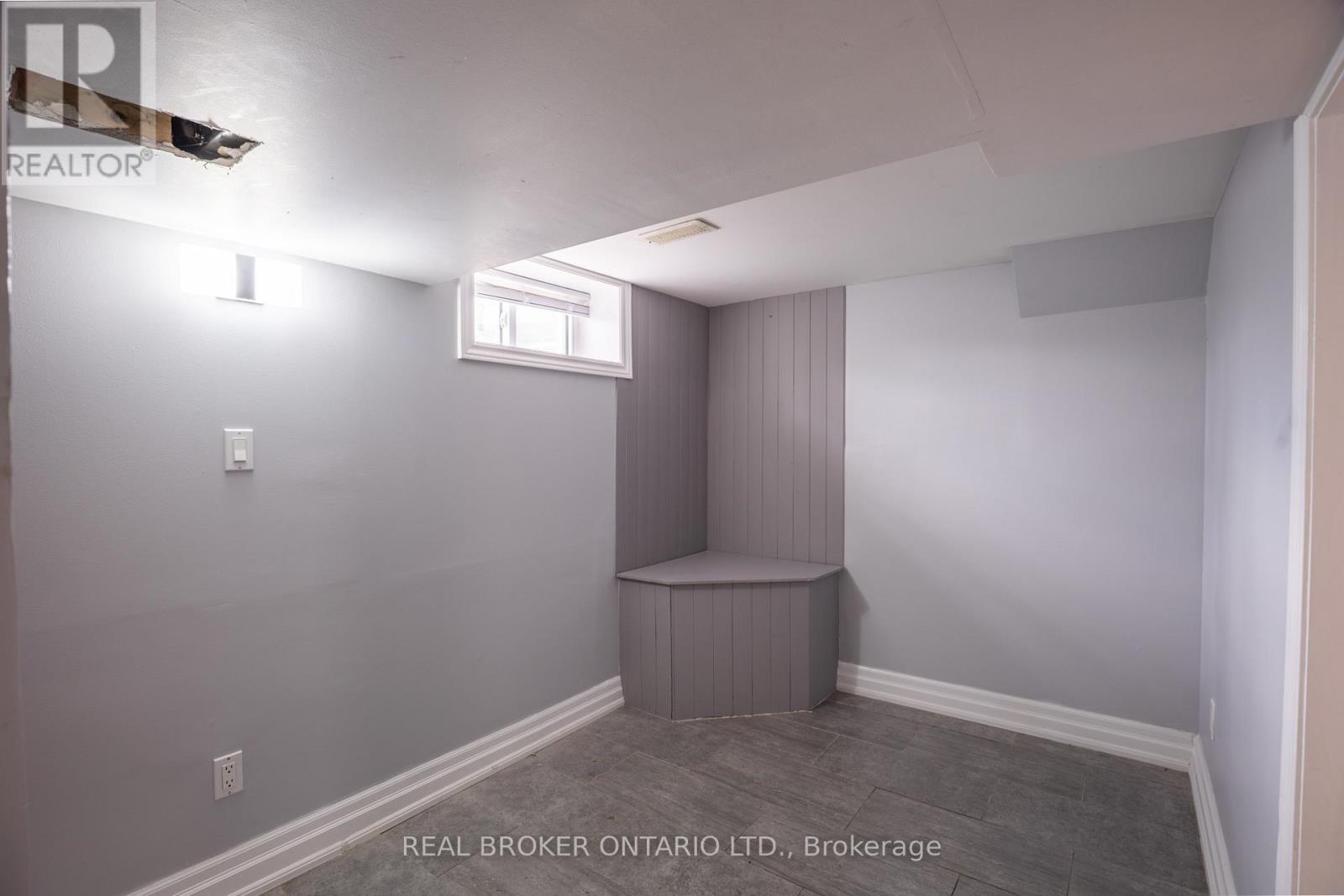 3 - 32 Grove Street W, Barrie (Queen's Park), Ontario  L4N 1M7 - Photo 4 - S13067378