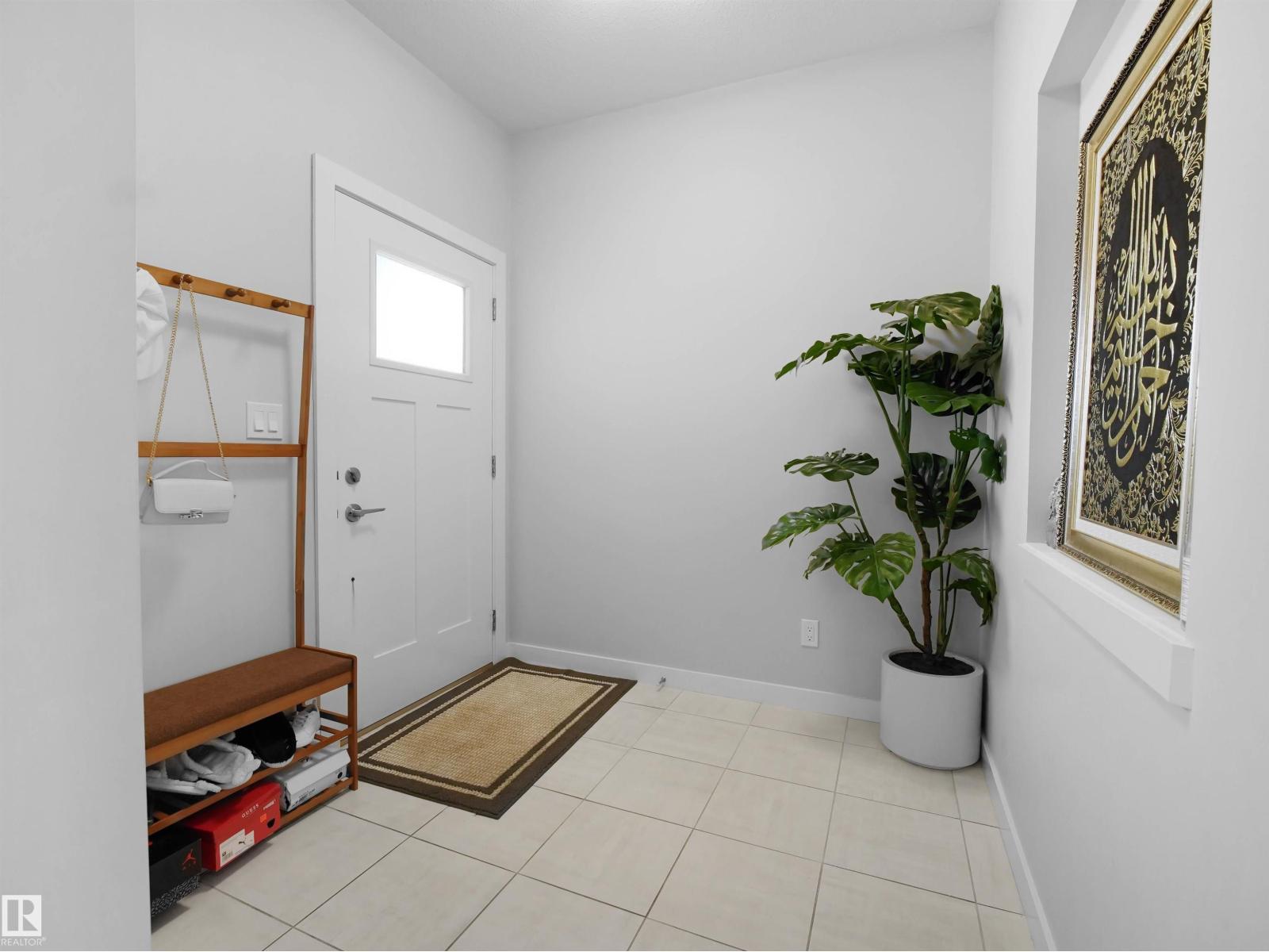 9143 Pear Dr Sw, Edmonton, Alberta  T6X 2N8 - Photo 4 - E4485095