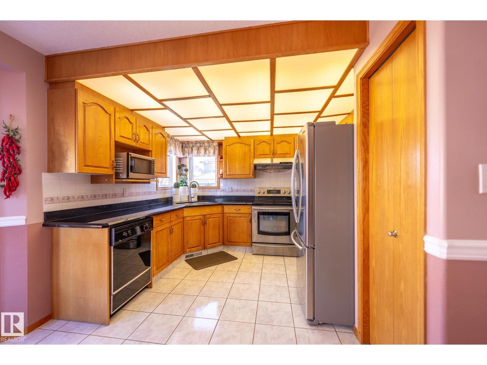 5736 161 Av Nw, Edmonton, Alberta  T5Y 2S9 - Photo 11 - E4485097