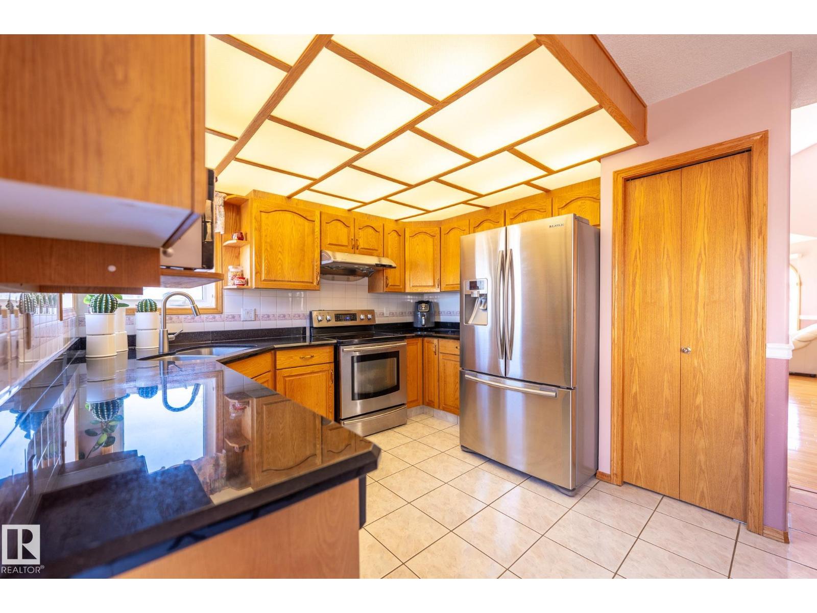5736 161 Av Nw, Edmonton, Alberta  T5Y 2S9 - Photo 12 - E4485097