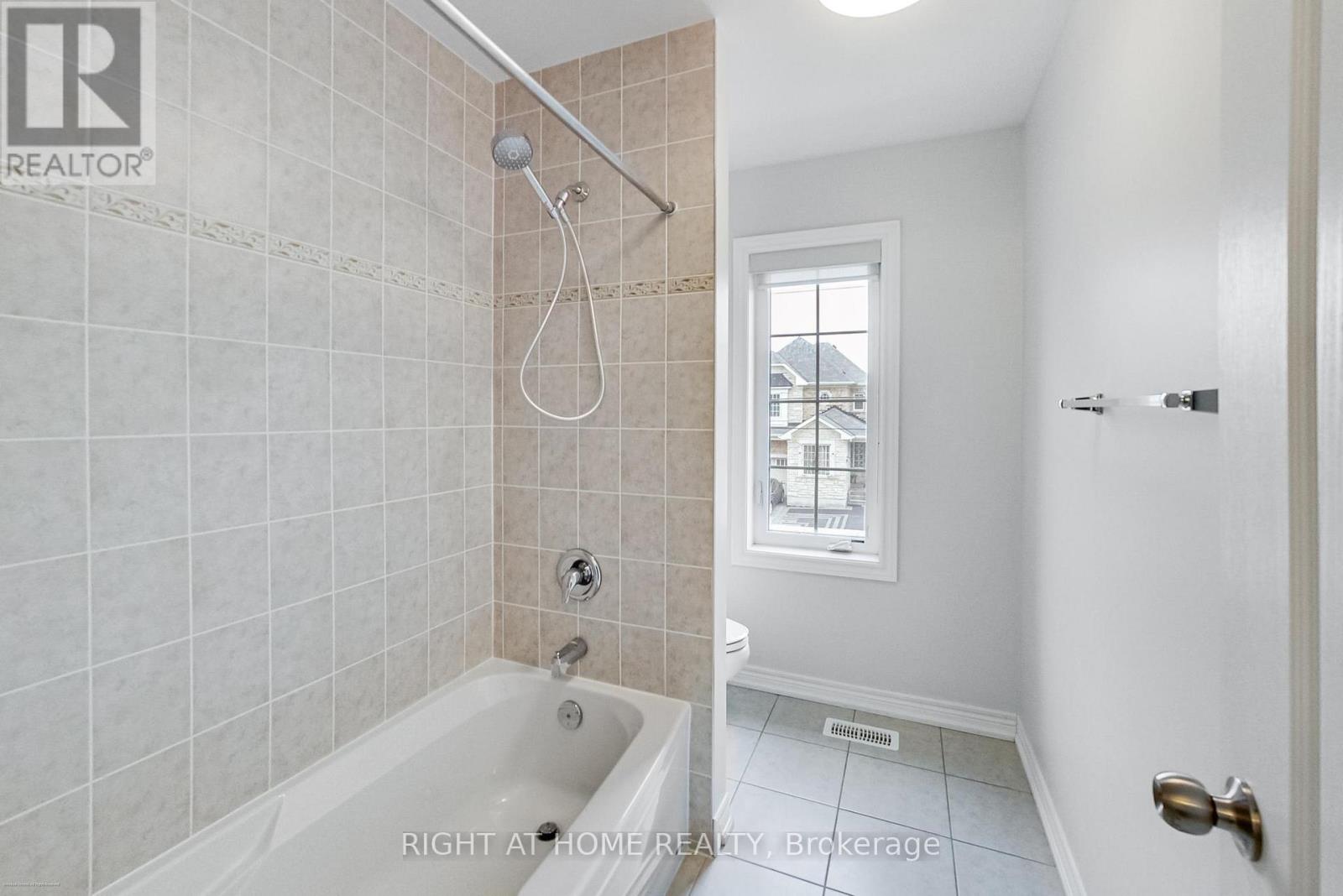 300 Mcgibbon Drive, Milton, Ontario  L9T 8V3 - Photo 31 - W13067272