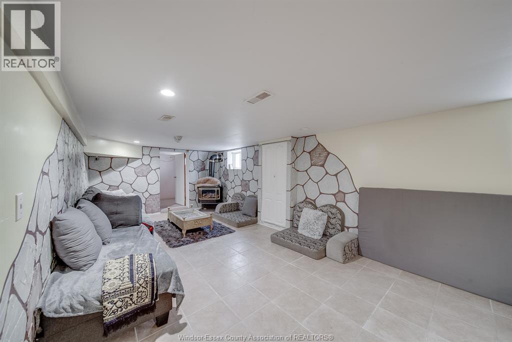 748 Moy, Windsor, Ontario  N9A 2N6 - Photo 26 - 26009562