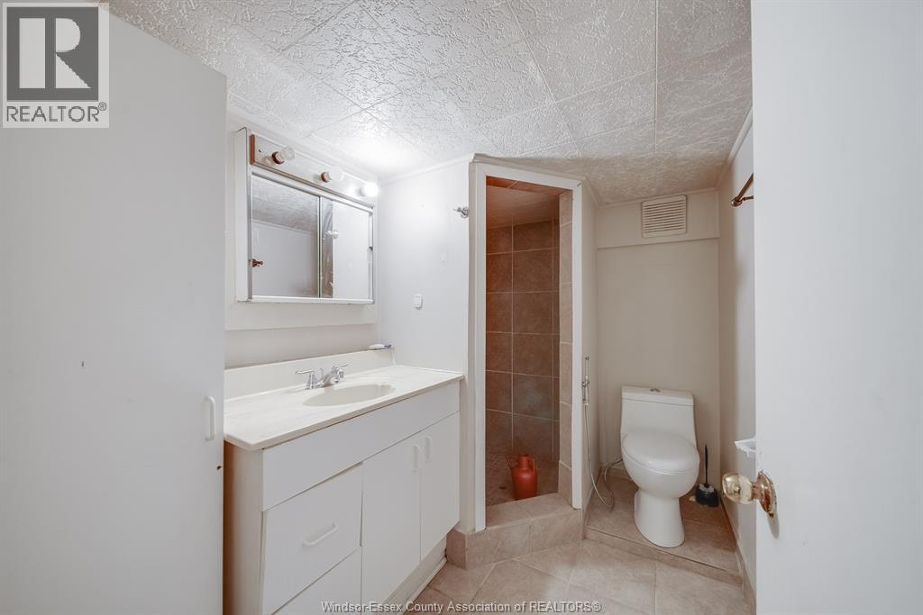 748 Moy, Windsor, Ontario  N9A 2N6 - Photo 30 - 26009562