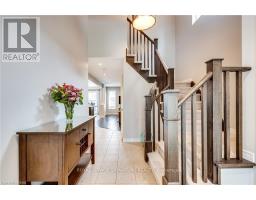 8 BLUE RIBBON WAY, Hamilton, Ontario