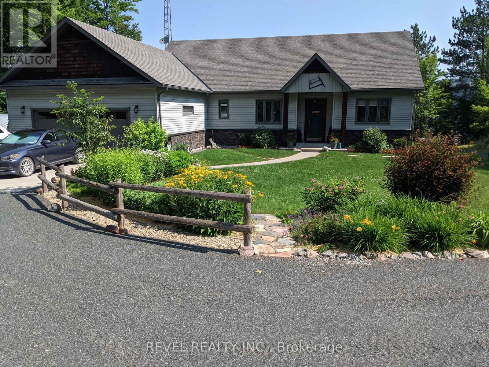82 Bobcat Trail, Elliot Lake, Ontario  P5A 2S9 - Photo 3 - X13067238