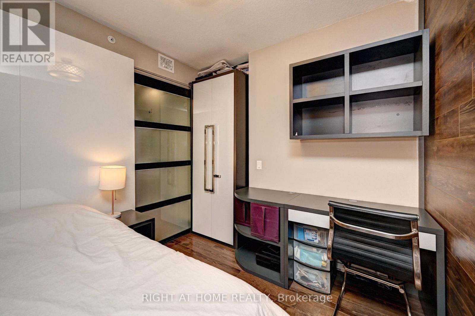 N2207 - 330 Phillip Street, Waterloo, Ontario  N2L 3W9 - Photo 32 - X13067376