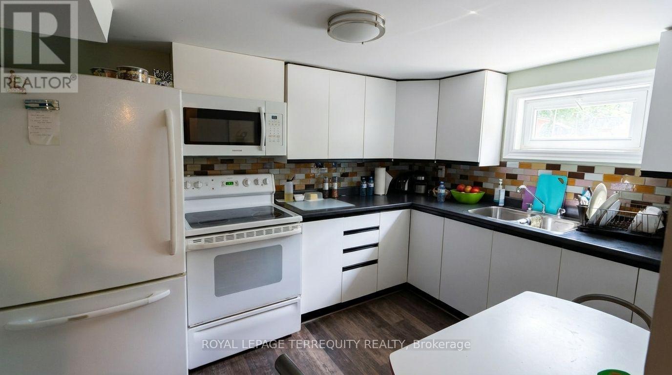 582 Hyacinthe Boulevard, Mississauga, Ontario  L5A 2C3 - Photo 37 - W13046834