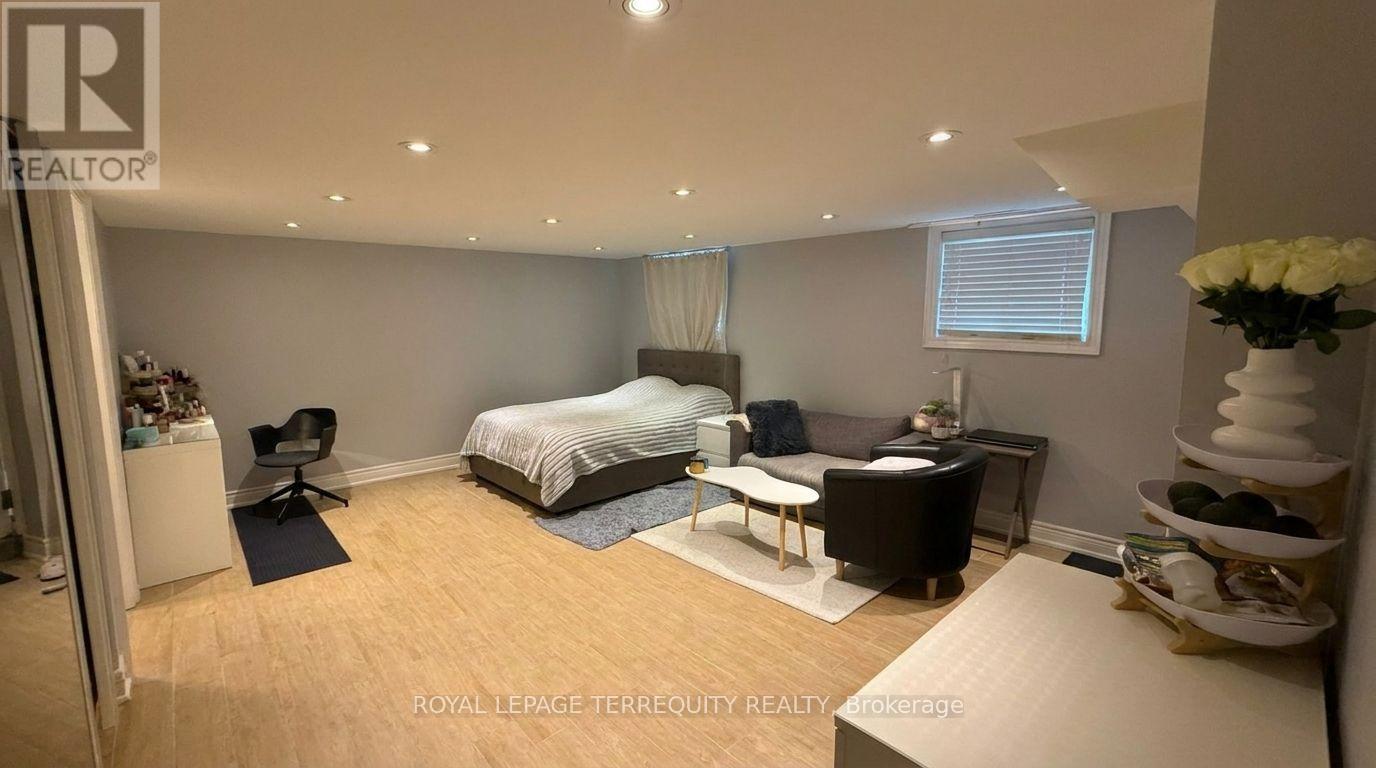 582 Hyacinthe Boulevard, Mississauga, Ontario  L5A 2C3 - Photo 40 - W13046834