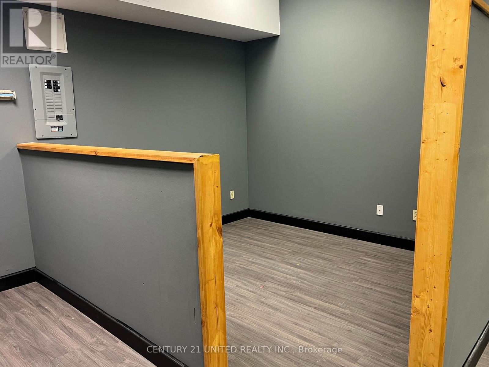 109 - 159 King Street N, Peterborough, Ontario  K9J 2R8 - Photo 3 - X12030727