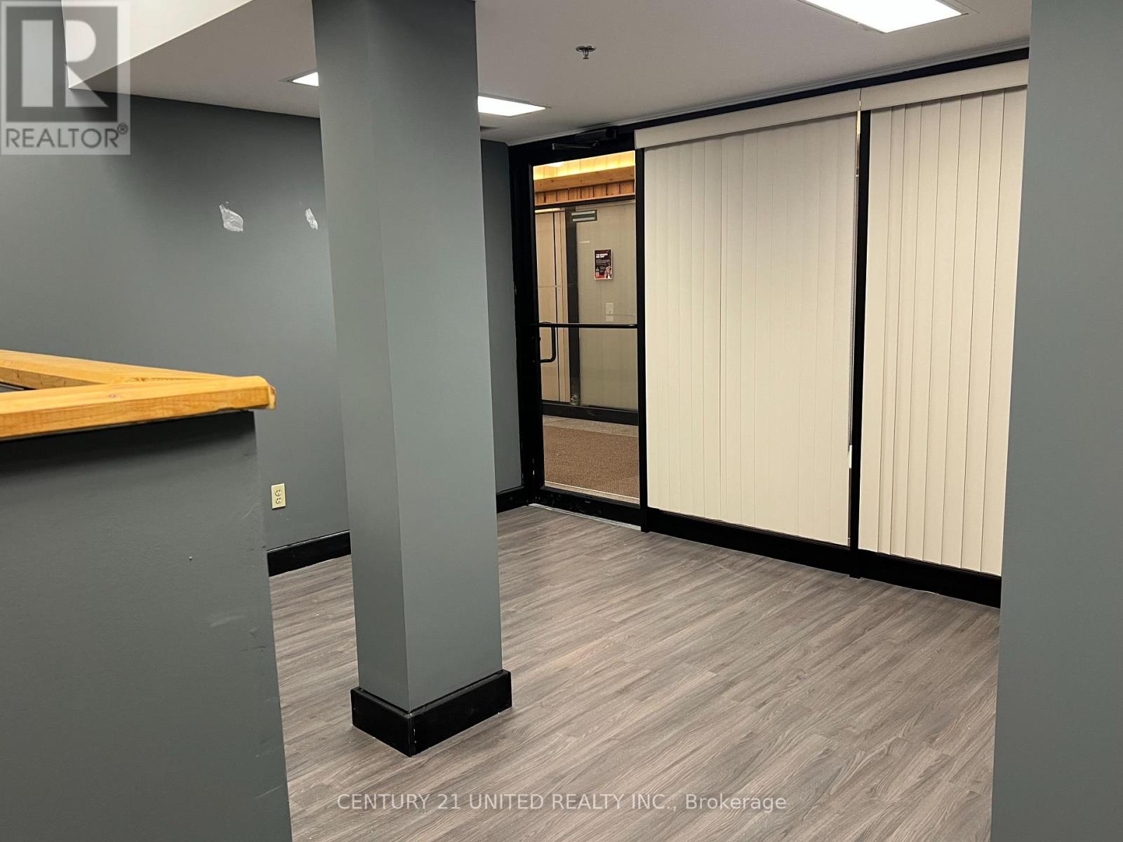 109 - 159 King Street N, Peterborough, Ontario  K9J 2R8 - Photo 2 - X12030727